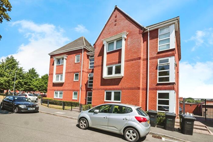2 Bedroom Flat For Sale In School Close, Northfield, Birmingham, West Midlands, B31