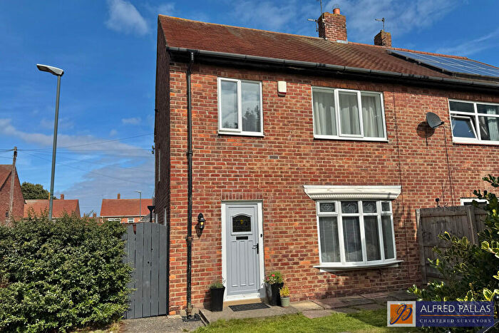 3 Bedroom Semi Detached House For Sale In Greenside, South Shields, NE34