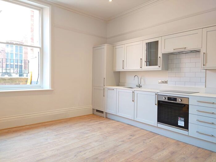 1 Bedroom Flat To Rent In London Amp; County Mews, Banbury, OX16