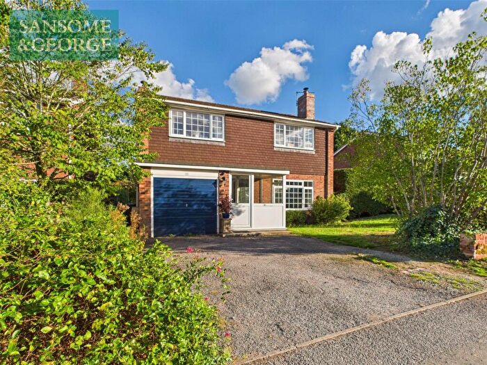 4 Bedroom Detached House For Sale In Northfield Road, Sherfield-on-Loddon, Hook, Hampshire, RG27
