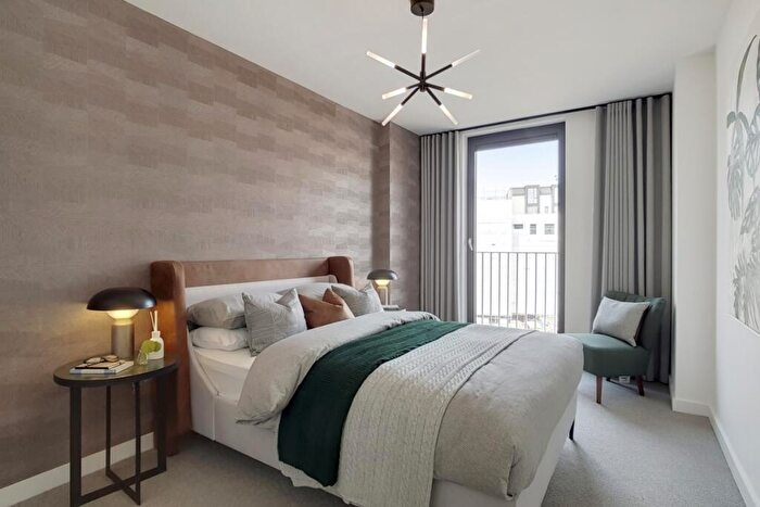 3 Bedroom Apartment To Rent In New Garden Quarter, London, E15