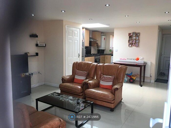 2 Bedroom Semi-Detached House To Rent In Bath Road, Hounslow, TW4