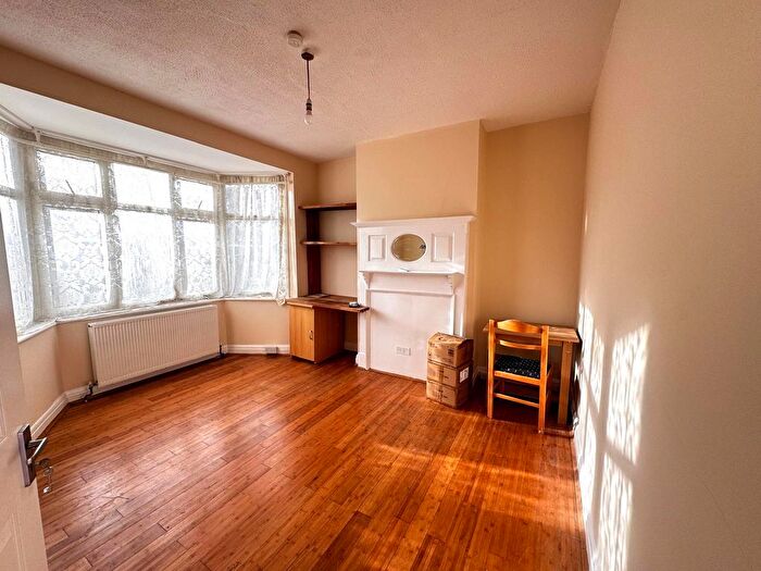 3 Bedroom Terraced House To Rent In Ridge Close, Colindale, NW9