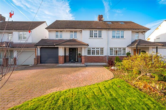 3 Bedroom Semi-Detached House For Sale In Watford Road, St. Albans, Hertfordshire, AL2