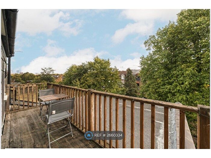 2 Bedroom Flat To Rent In Brondebsury Road, London, NW6