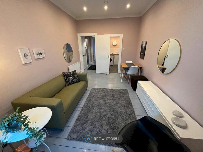 1 Bedroom Flat To Rent In Allison Street, Glasgow, G42