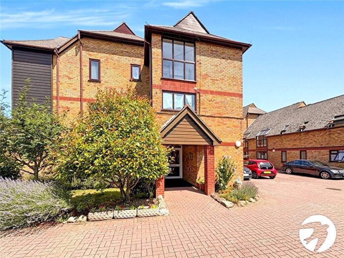 1 Bedroom Flat For Sale In Canterbury Road, Sittingbourne, Kent, ME10