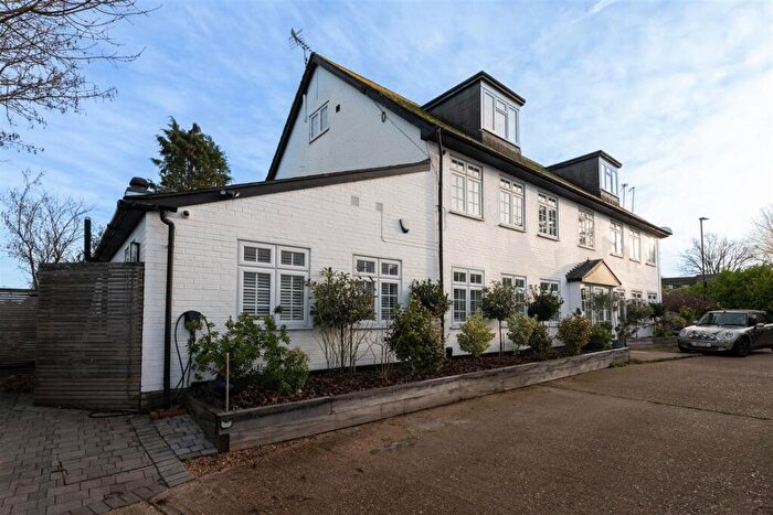 1 Bedroom Flat To Rent In Jaycroft, The Ridgeway, EN2