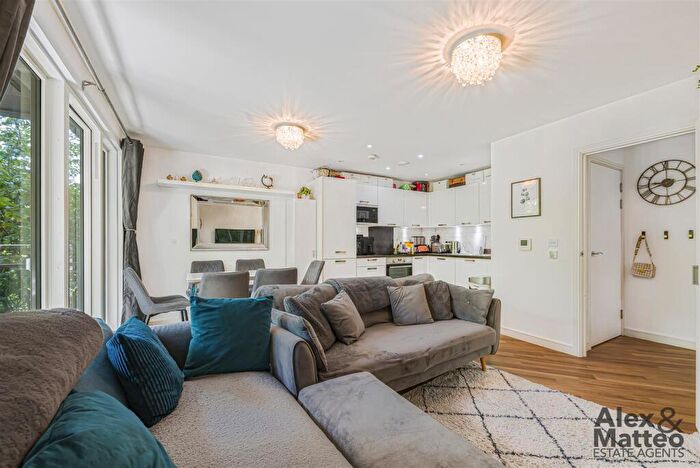 2 Bedroom Flat For Sale In Campion House, Canada Water, SE16