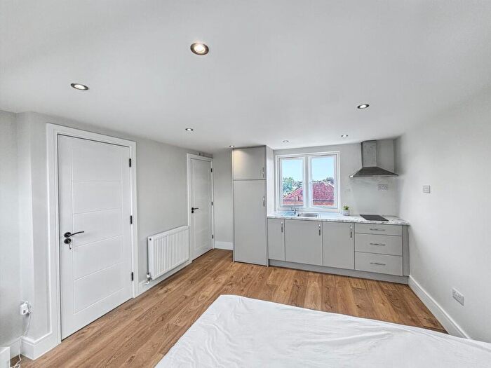 Studio To Rent In Warham Road, Harrow, HA3