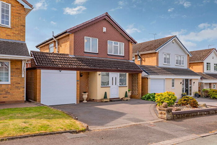3 Bedroom Detached House For Sale In Ross Drive, Kingswinford, DY6