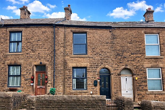 3 Bedroom Terraced House For Sale In Turnlee Road, Glossop, SK13