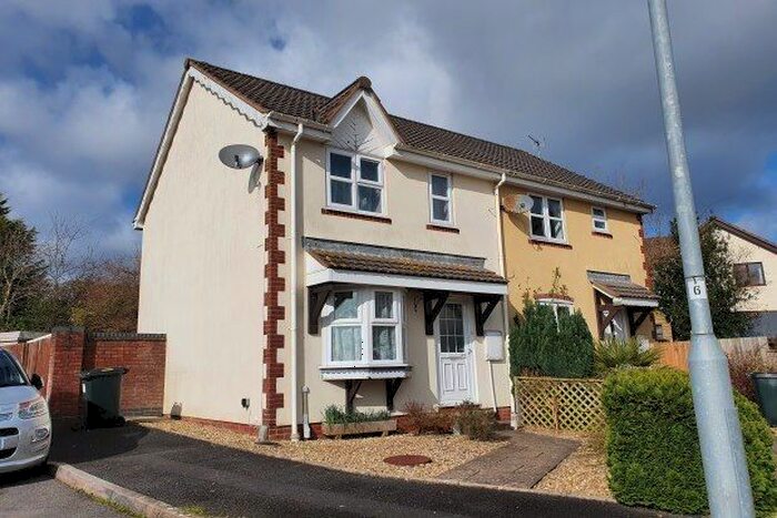 2 Bedroom Property To Rent In Kingsteignton, Newton Abbot, TQ12