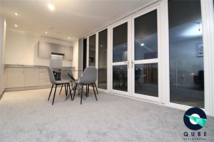 2 Bedroom Flat To Rent In Adelphi Wharf, Adelphi Street, Salford, Greater Manchester, M3