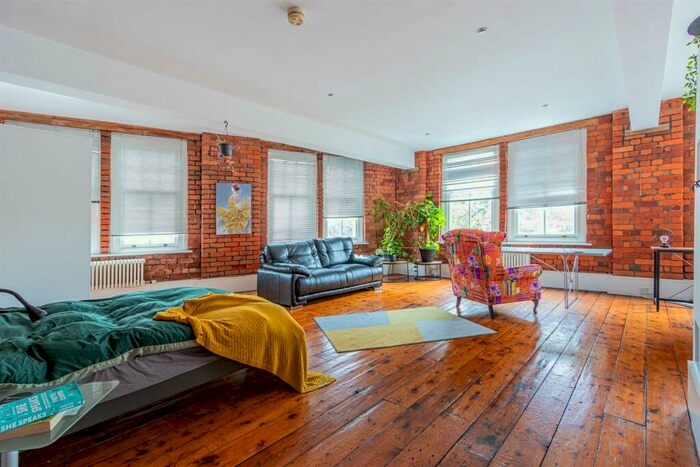 Studio For Sale In Ocean House, Clarence Road, Cardiff, CF10