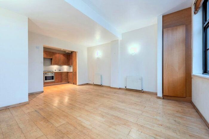 3 Bedroom Flat To Rent In West Tenter Street, Aldgate, E1