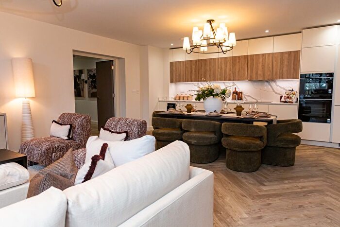 2 Bedroom Flat For Sale In Glenburnie Road, London, SW17