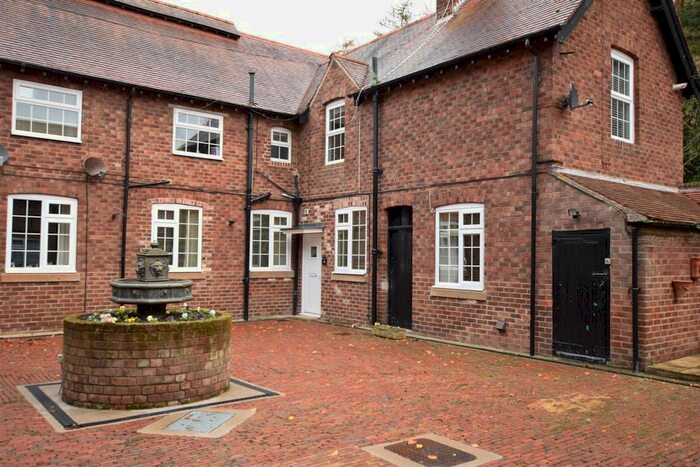 2 Bedroom Flat To Rent In Moor Lane, Irton, Scarborough, YO12