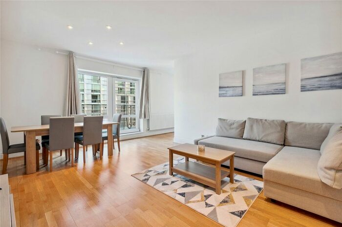 2 Bedroom Flat To Rent In Warren House, Beckford Close, W14