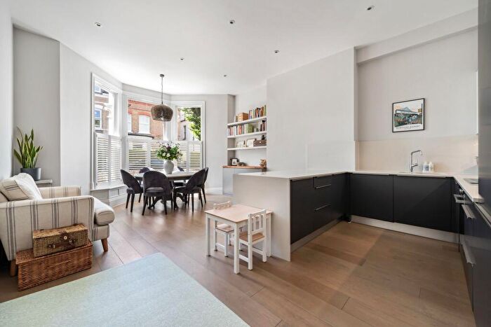 3 Bedroom Flat To Rent In Adolphus Road, London, N4