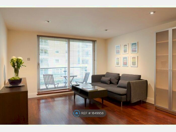 2 Bedroom Flat To Rent In Compass House, London, SW18