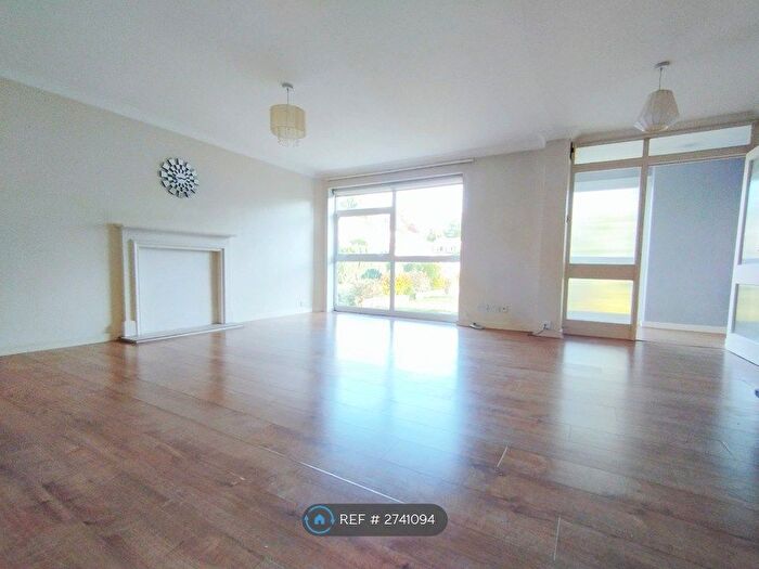 3 Bedroom Terraced House To Rent In Netherby Park, Weybridge, KT13