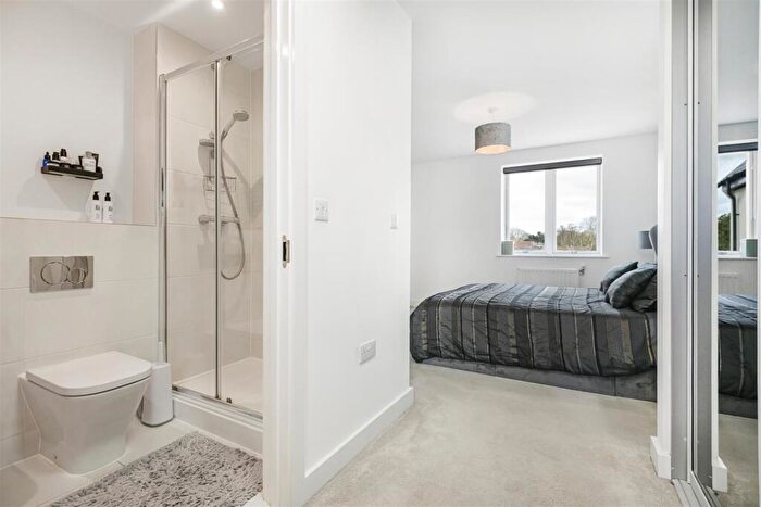 5 Bedroom Detached House For Sale In Haricot Vale Road, Bicester, OX27