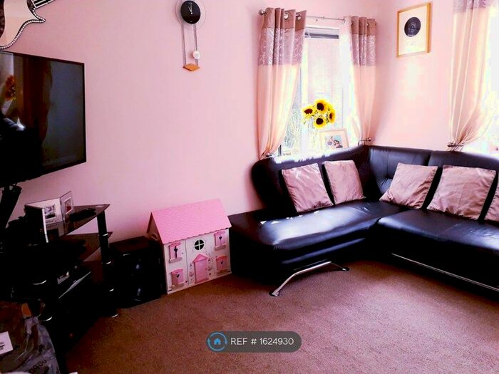 2 Bedroom Maisonette To Rent In Pollard Road, Morden, SM4