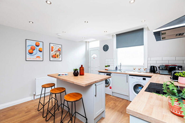 6 Bedroom House To Rent In Ashville Road, Leeds, LS6