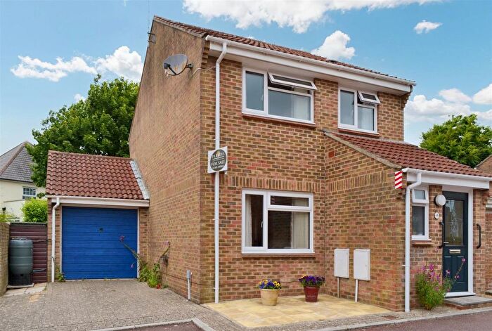 3 Bedroom Detached House For Sale In Highgrove Close, Dorchester, DT1