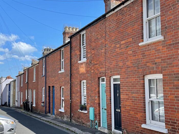 3 Bedroom Terraced House For Sale In Franchise Street, Weymouth, DT4