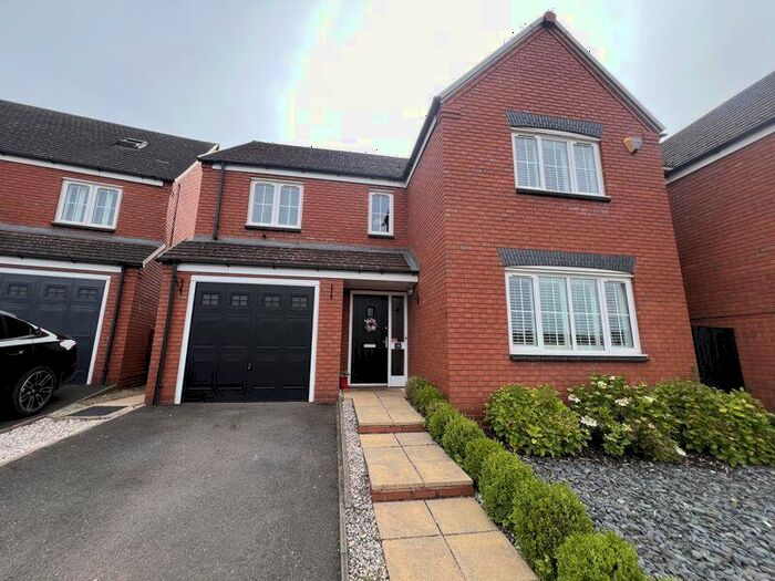 4 Bedroom Detached House For Sale In The Paddock, Sutton Coldfield, B76