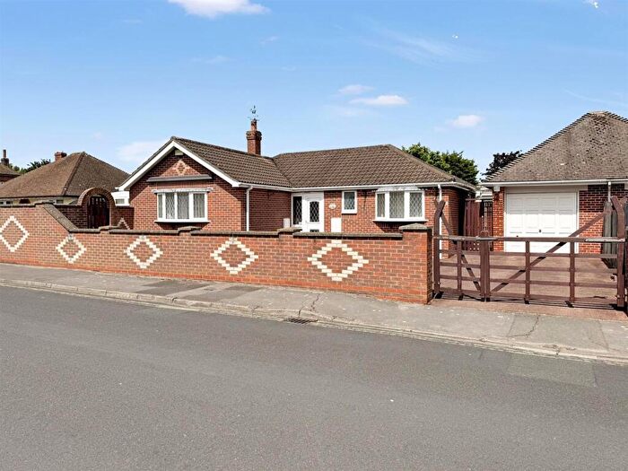 2 Bedroom Detached Bungalow For Sale In St. Cuthberts Lane, Locks Heath, SO31
