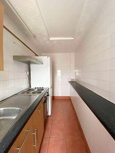 2 Bedroom Flat To Rent In Oxford Street, Swansea, SA1