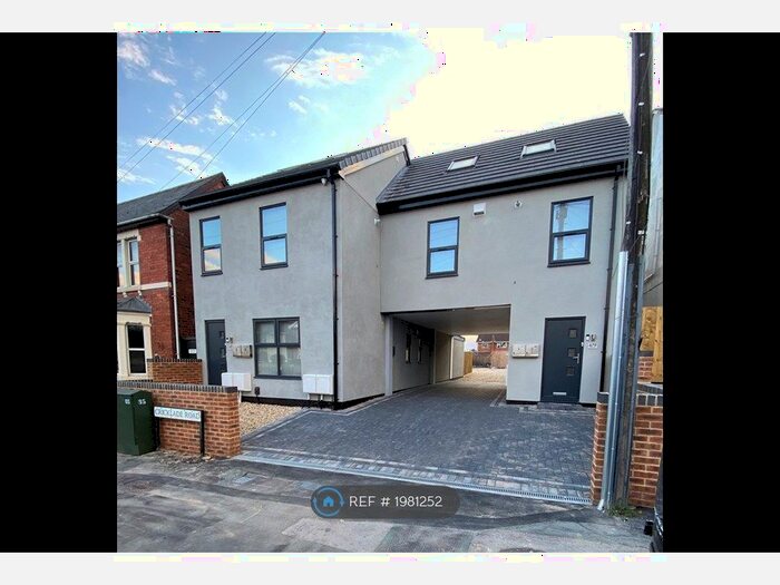 2 Bedroom Flat To Rent In Cricklade Road, Swindon, SN2