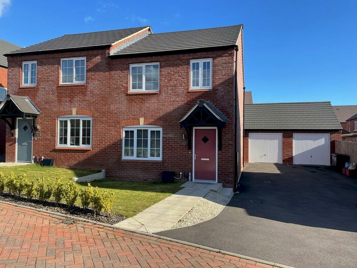 3 Bedroom Semi-Detached House To Rent In Rushey Close, Ashby-de-la-Zouch, LE65