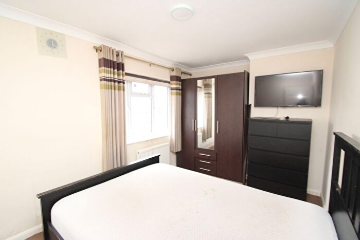 2 Bedroom Property To Rent In Aldrich Crescent, Croydon, CR0