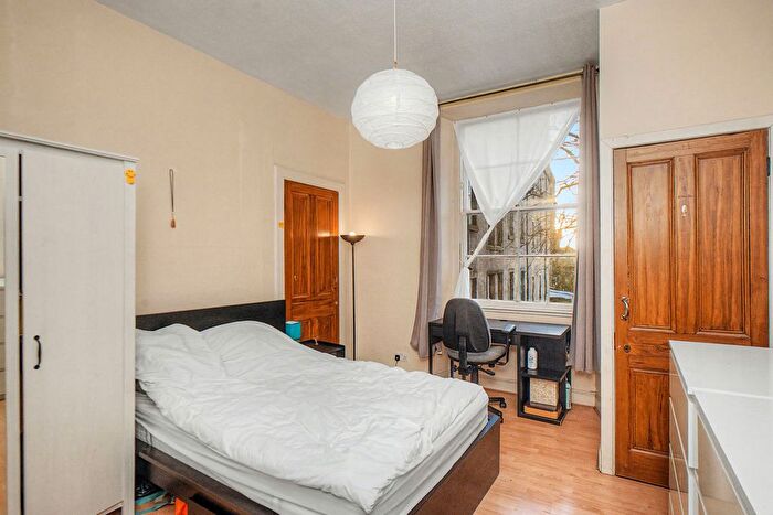 3 Bedroom Flat For Sale In Forrest Road, Edinburgh, EH1