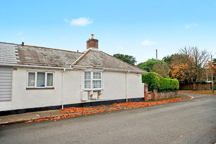 3 Bedroom Semi-Detached Bungalow For Sale In Kivernell Road, Milford On Sea, SO41