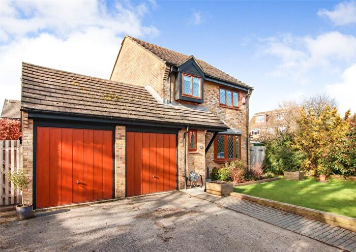 4 Bedroom Detached House For Sale In Heron Close, Sway, Lymington, Hampshire, SO41