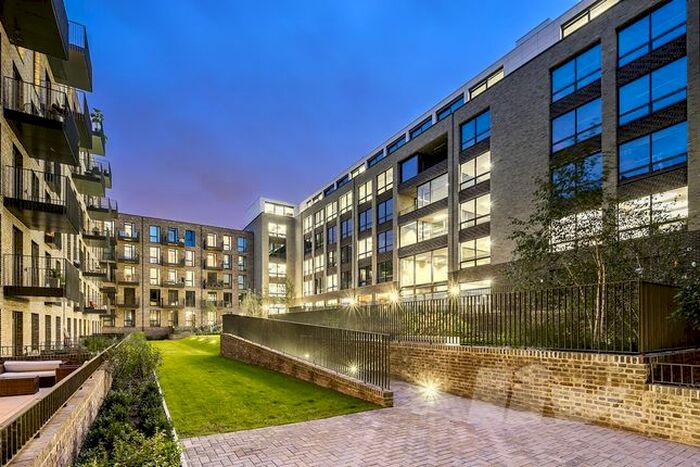 3 Bedroom Flat To Rent In Atrium Apartments, West Row, Ladbroke Grove, W10