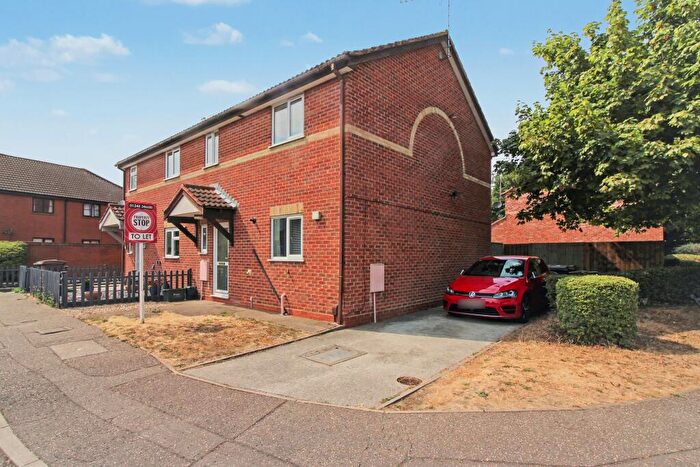 3 Bedroom Semi-Detached House To Rent In Pollards Green, Chelmsford, CM2