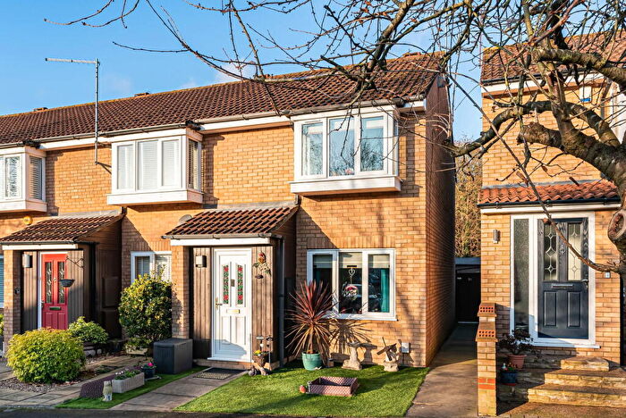 2 Bedroom End Of Terrace House For Sale In The Hyde, Ware, Herts, SG12
