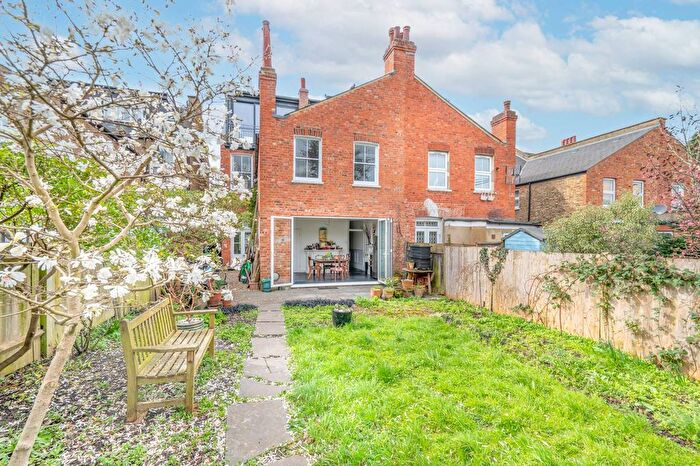 5 Bedroom Semi-detached House For Sale In Connaught Road, Harlesden, London, NW10