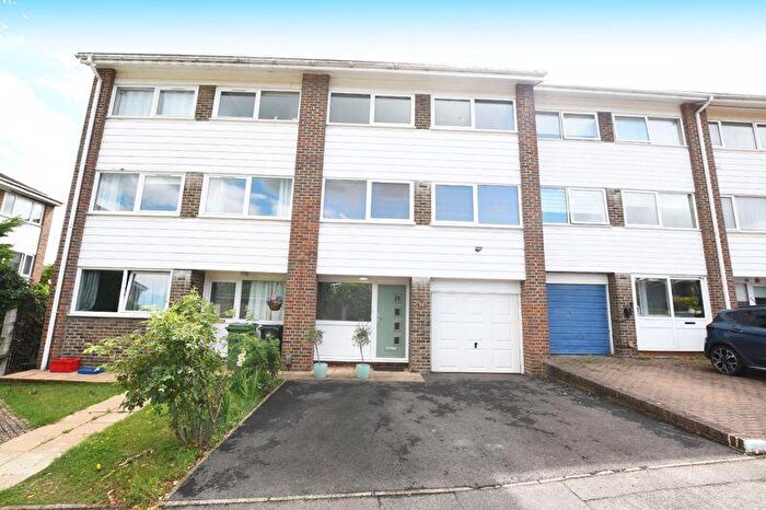 4 Bedroom Town House For Sale In Becksbourne Close, Maidstone, ME14