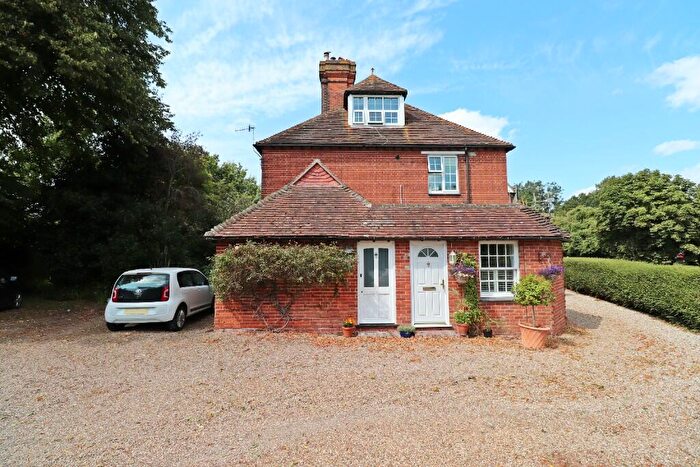 1 Bedroom Apartment For Sale In Walton Lane, PO18