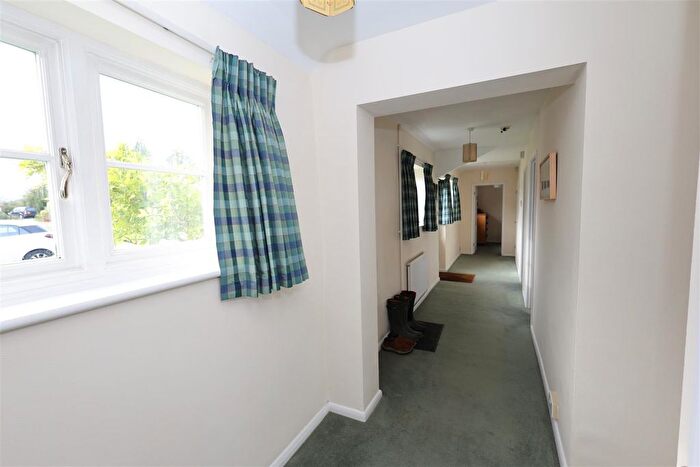 2 Bedroom Bungalow To Rent In Ovenden Road, Sundridge, Sevenoaks, TN14