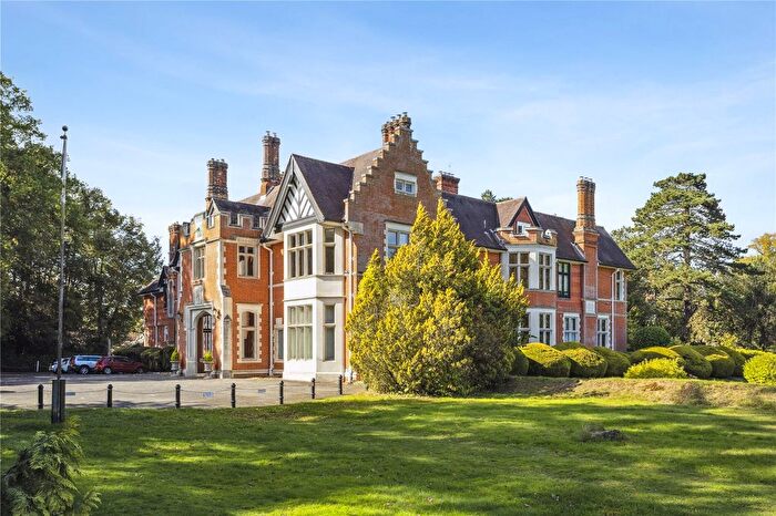 3 Bedroom Flat For Sale In Chorleywood House Drive, Chorleywood, Rickmansworth, Hertfordshire, WD3
