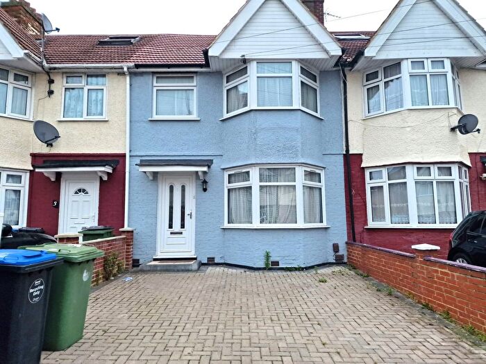 3 Bedroom Terraced House To Rent In Sunleigh Road, Wembley, HA0