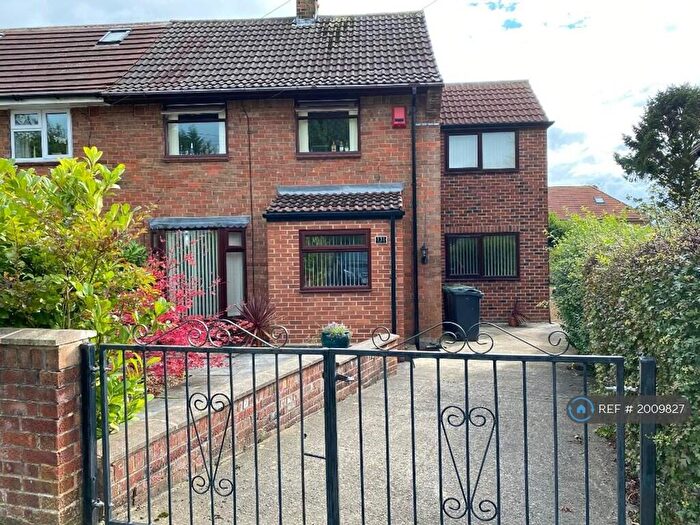 3 Bedroom Semi Detached House To Rent In Tinshill Lane, Leeds, LS16